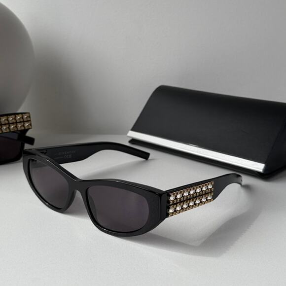 NEW Givenchy GV40078U Cat Eye Black Crystal Sunglasses $700 main image 5